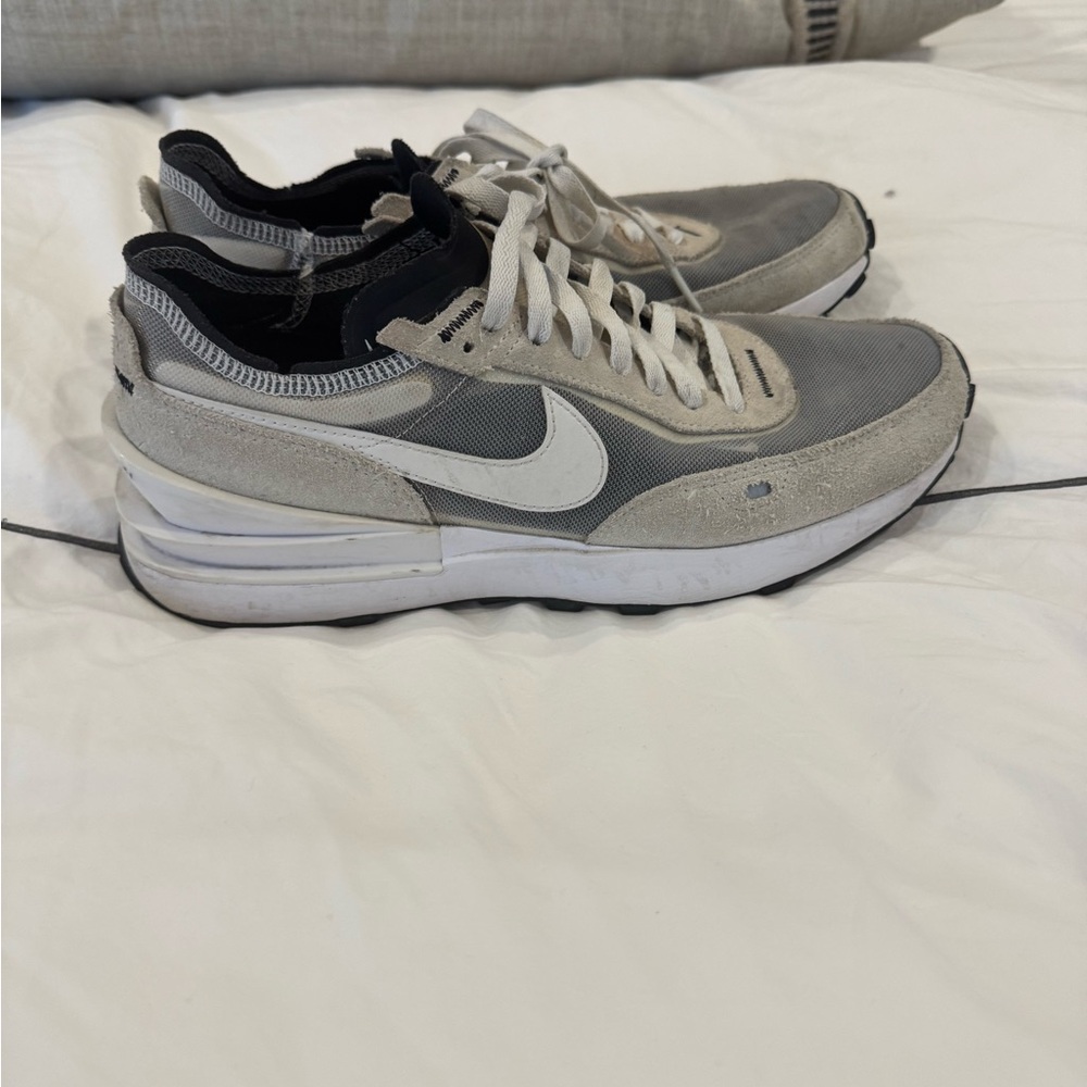 Nike Dual-Tone Gray and White Running Shoes